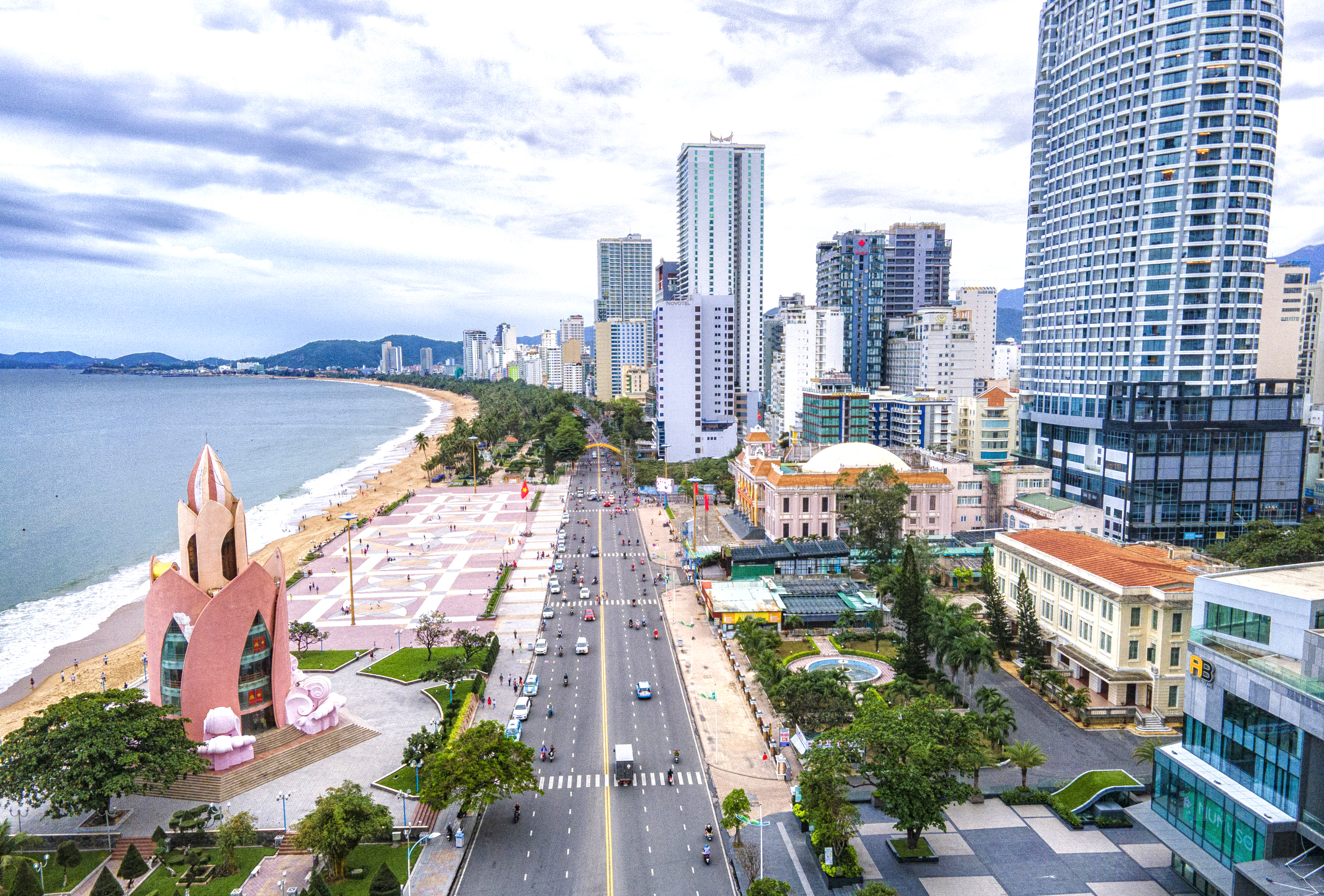 Du Lịch Nha Trang Tháng 11/2024: Điểm Đến Lý Tưởng, An Toàn, Không Lo Bão