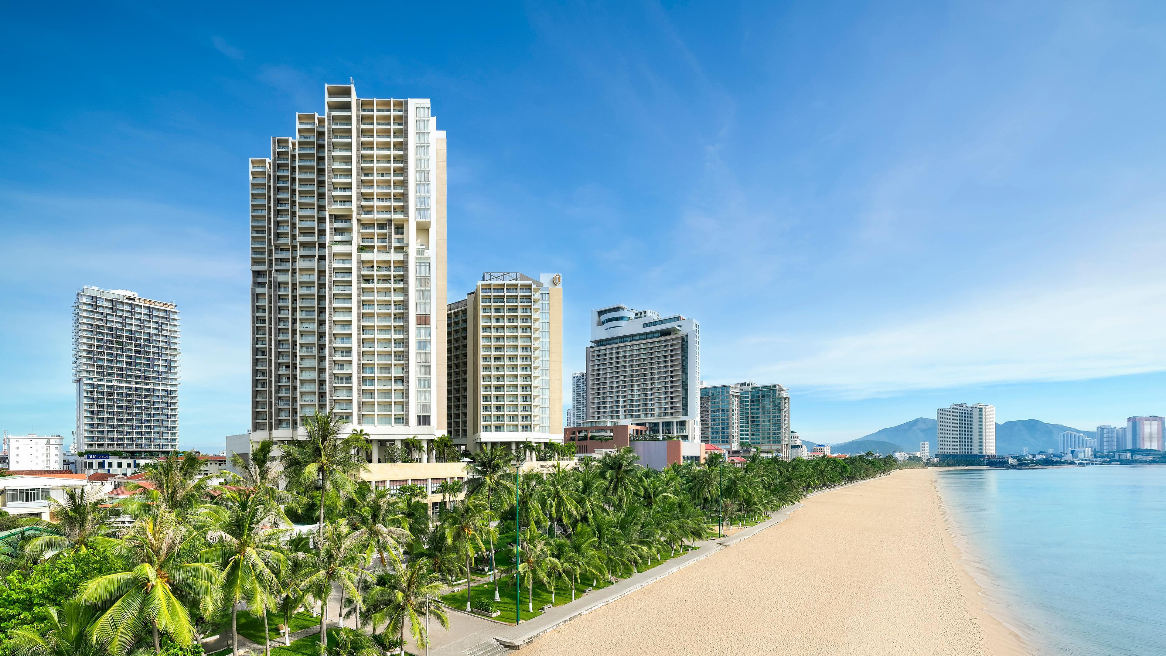 Top 5 Khách Sạn 5* Nha Trang View Biển Đẹp Đón Tết 2025