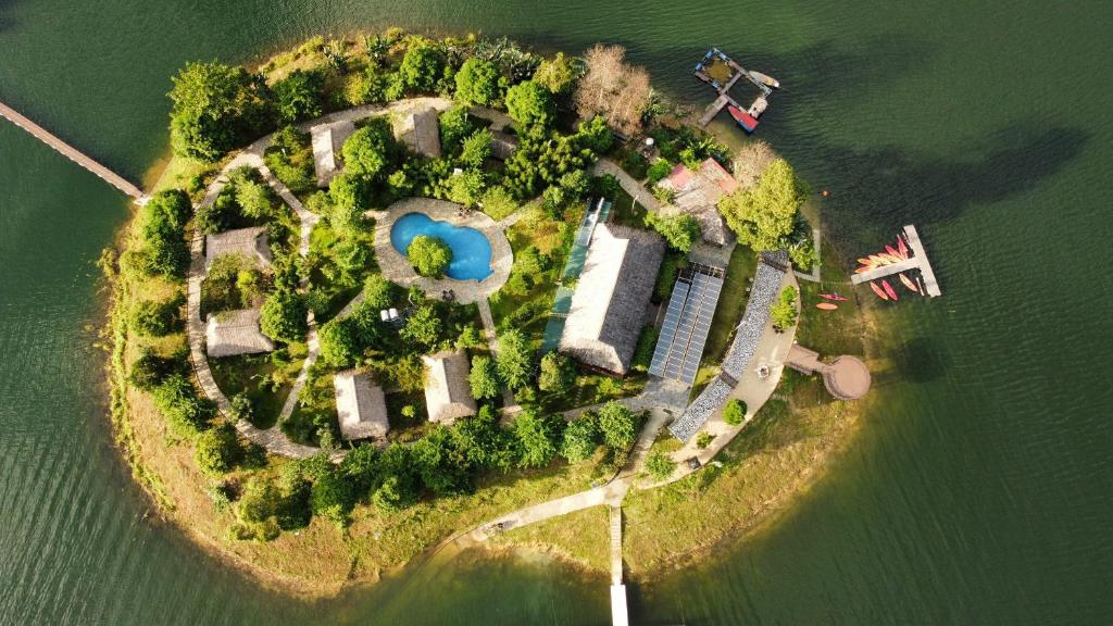 Chỉ tháng 11 ở Mù Cang Chải mới có: Cảnh tượng khiến khách du lịch đứng lặng người