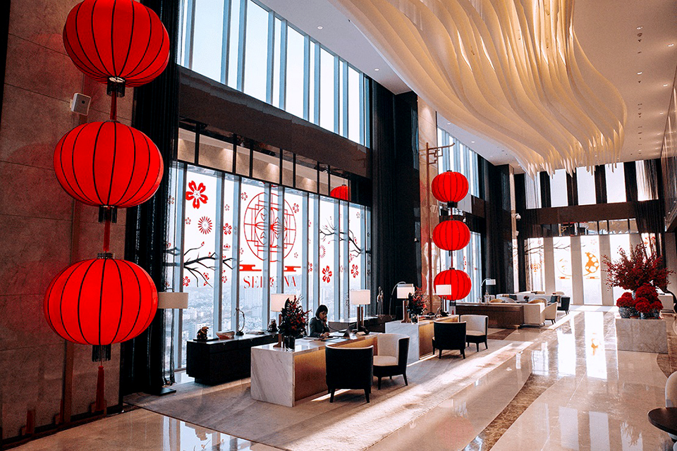 Đặt Phòng Tết 2026, 7 Chi Phí Ẩn Khiến Bạn Mất Thêm Tiền (Nhiều Người Không Biết)