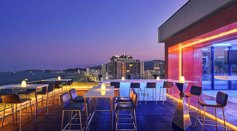 Top quán cà phê chill view biển Nha Trang “đẹp quên lối về” dịp 30/4 – 1/5 2026