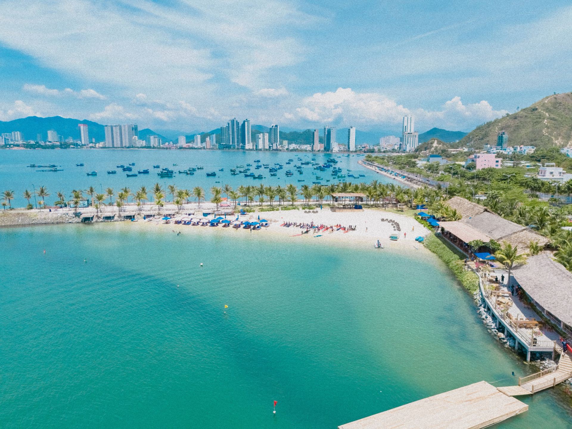 Marina Beach Nha Trang – Điểm check-in “hot hit” sát biển đáng thử dịp 30/4 – 1/5