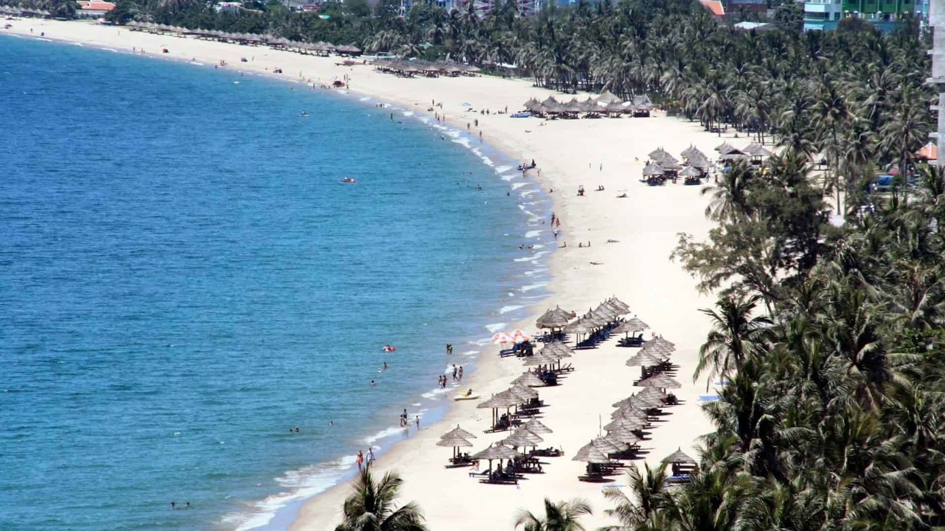 Biển dốc lết Nha Trang