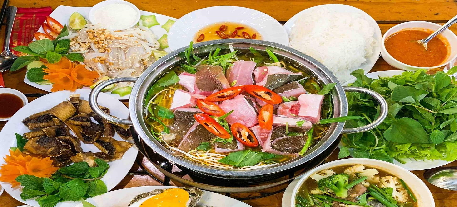 Lẩu Cá Đuối Vũng Tàu – Món Đặc Sản Nhất Định Phải Thử Trong Kỳ Nghỉ Gần HCM Dịp 30/4–1/5 2026