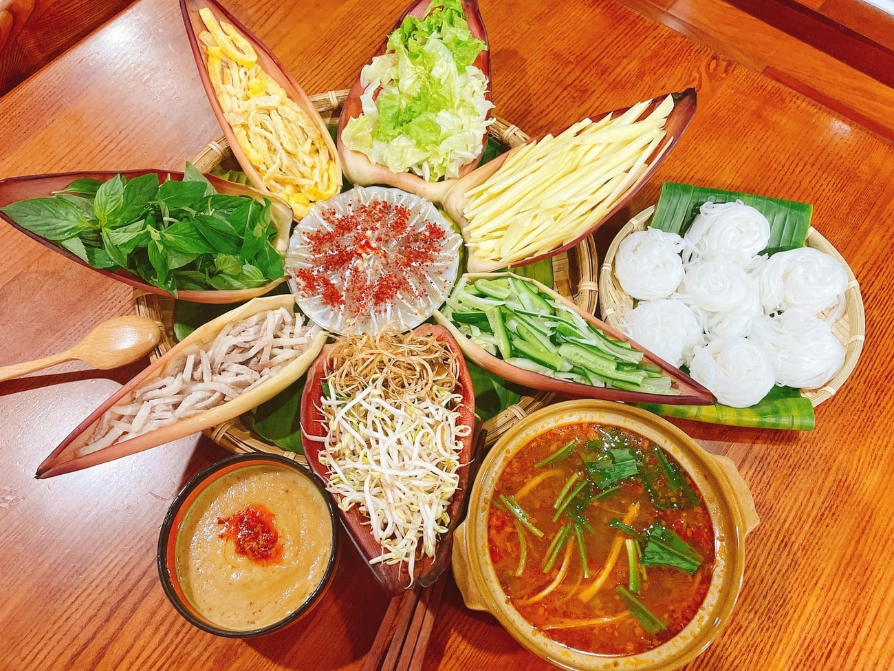 Lẩu Thả Phan Thiết Mũi Né – Món Đặc Sản Nhất Định Phải Thử Trong Kỳ Nghỉ 30/4–1/5 2026