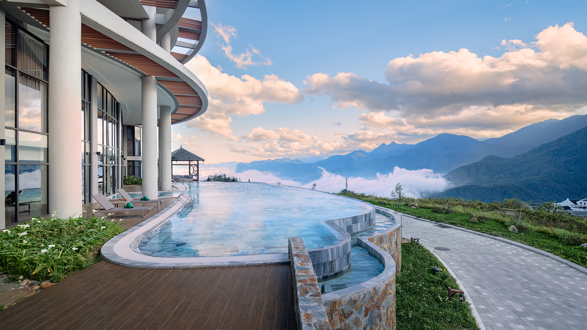 Top 5 Resort SaPa View Núi Đẹp ‘Đỉnh Cao’ – Đặt Ngay Dịp Lễ 30/4 – 1/5 2026 Kẻo Hết Phòng!